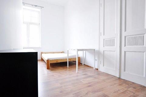 BIG FURNISHED ROOM, CITY CENTER, WENECJA STREET