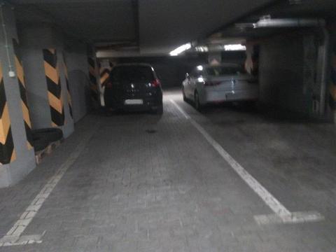 Miejsce postojowe w Garażu podziemnym ul.Łużycka przy stacji ORLEN