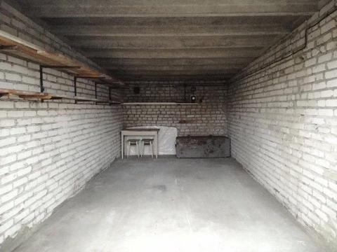 Duży murowany garaż Warszawa, ul. 17 Stycznia