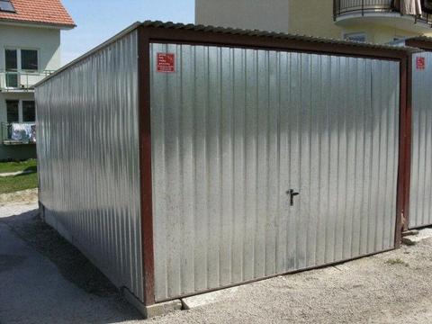 Standardowy garaż blaszany 5/7