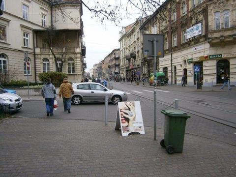 Wejście z ulicy , okolice Karmelickiej, MPEC, 2xWC