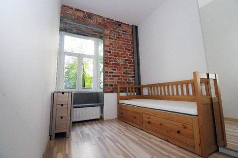 Przytulny POKÓJ w samym CENTRUM dla DWÓCH lub jednej osoby/Room for rent