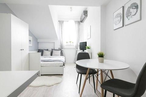 Przytulny apartament - ul. Szlak / Cosy apartment on Szlak street