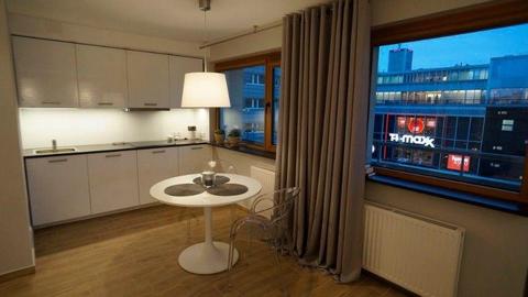 Apartament przy Chmielnej 34 z widokiem na PKiN , metro 