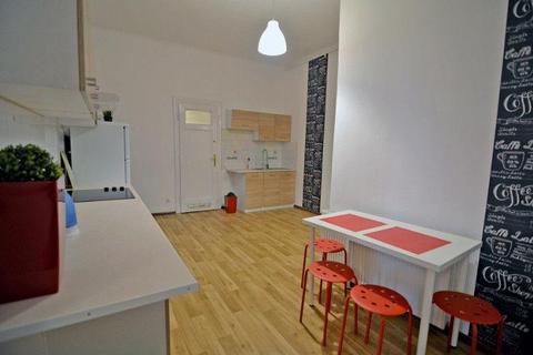 Udostępnię miejsce w pokoju dwuosobowym REWELACYJNA LOKALIZACJA!!!