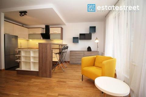 Studio w apartamentowcu - Nadwiślańska 11