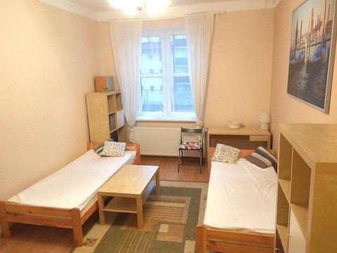 (+ РУСС. ВЕРСИЯ) Do wynajęcia miejsce w pokoju dla dziewczyny na Al. 29 Listopada, 45-B