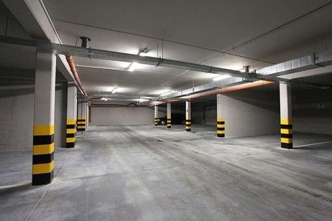 Miejsce parkingowe w garażu podziemnym w strzeżonym budynku na Nadodorzu