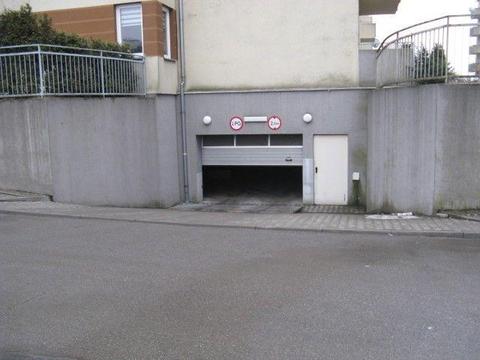 Wnajmę miejsce postojowe ul. Rydlówka 42