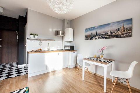 Przestronny i wygodny apartament studio dla 2 osób w centrum na ul. Nowowiejskiej !!