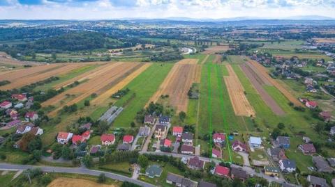 Dom do wejścia, bardzo duża działka. Okolica Niepołomic