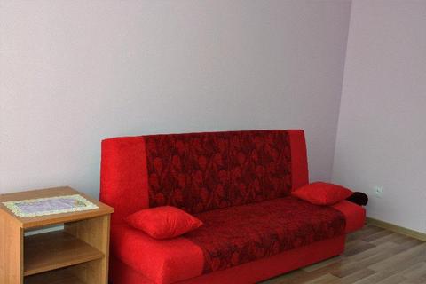 duży pokój z balkonem