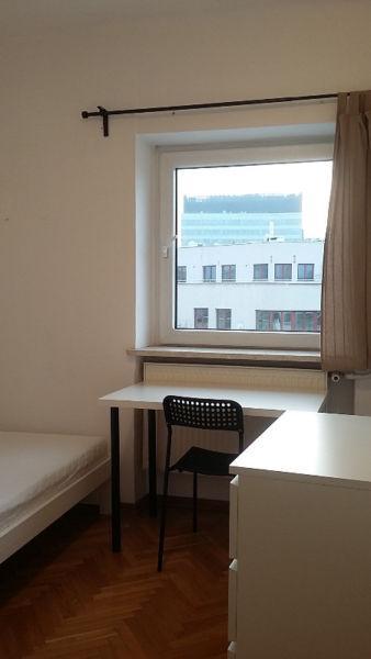 pl. Zbawiciela przy Metro POLITECHNIKA - sinlge ROOM
