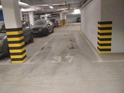 Miejsce parkingowe w parkingu podziemnym