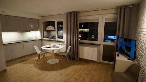 Apartament przy Chmielnej 34 z widokiem na PKiN , metro 