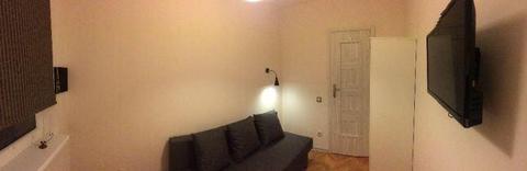 Nowy, świeży, ładny, duży pokój z TV na Mokotowie