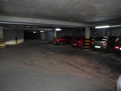 Sprzedam miejsce postojowe w garażu Ząbki ul. Powstańcow 62a