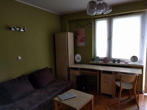 Pokój na os. Podwawelskim, blisko centrum/ Room in the Podwawelskie quarter