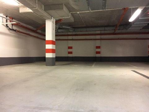 Miejsce parkingowe w garażu podziemnym - Warszawa centrum