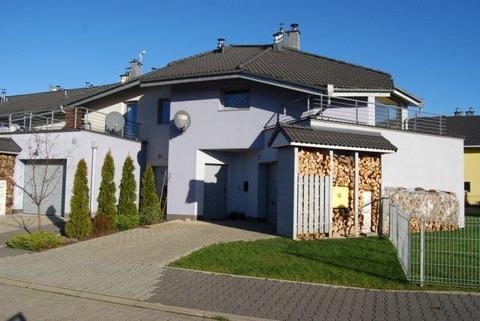 Duży dom z ogródkiem i garażem w dobrej cenie