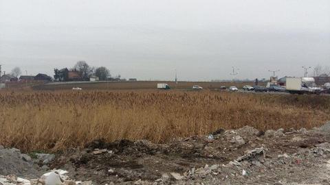 Opatkowice 44ary utwardzone( obok centrum handlowego )