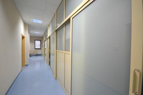 Budynek do wynajęcia, klinika, gabinety 660m2, garaże, wysoki standard Kraków Podgórze