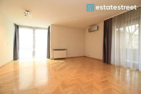 Cichy apartament z ogrodem w centrum; Kraków