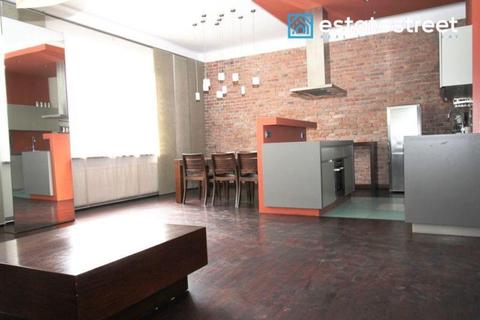 Dwupoziomowy apartament blisko centrum