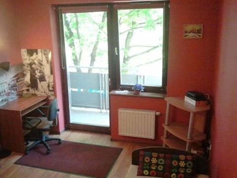 Duzy pokoj z balkonem dla 2 dziewczyn w centrum