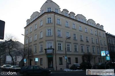 Lokal narożny, widoczny z ulicy