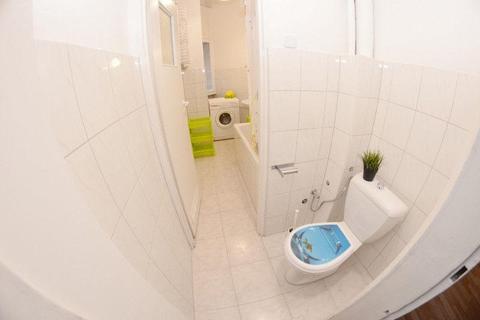 Miejsce w pokoju 2osobowym do wynajęcia w centrum dla chłopaka