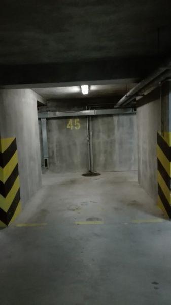Miejsce parkingowe w garażu podziemnym przy ul. Lubostroń 22
