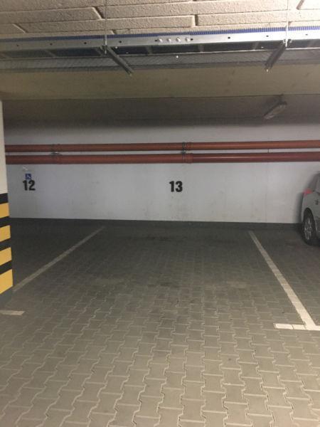 Miejsce postojowe w garażu podziemnym ul. Bochenka 10 !