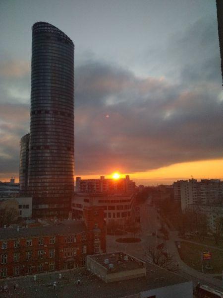 Pokój jednoosobowy/ okolice SkyTower/ 900zł- miesiąc