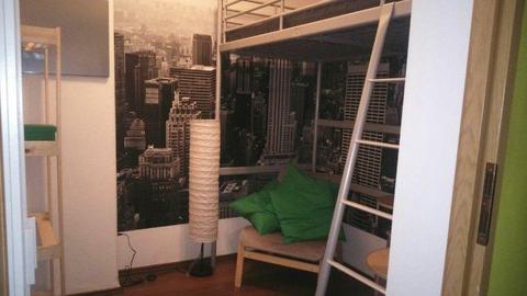 Pokój jednoosobowy w mieszkaniu studenckim