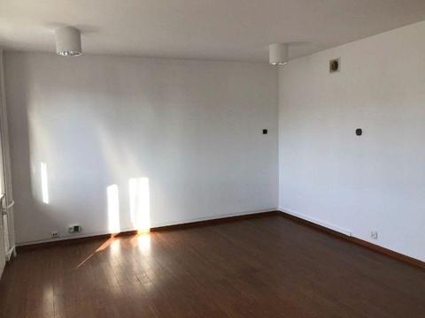 BARDZO ATRAKCYJNE 3-POKOJOWE (60 m) KAMERALNE BIURO Z MOŻLIWOŚCIĄ PARKOWANIA W ŚCISŁYM CENTRUM METRO