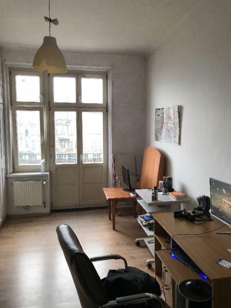 DUŻY POKÓJ 1-OSOBOWY Z BALKONEM PRZY GŁOGOWSKIEJ