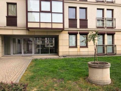 Zabłocie - lokal biurowy 156m2 w apartamentowcu plus garaż