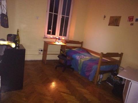 Free room for a month in the center / Pokój w centrum do wynajęcia na ok miesiąc// 600 zł