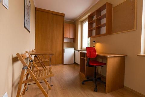 Jednoosobowy pokój w mieszkaniu studenckim