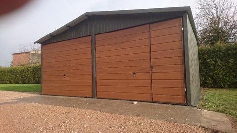 Garaż blaszany drewnopodobny 6x6m z dwoma bramami i drzwiami , bramy