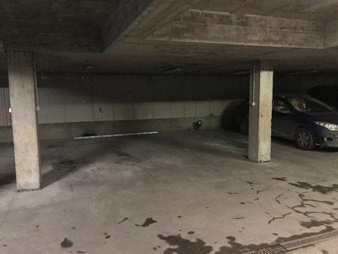 Sprzedam Miejsce Postojowe w Garażu podziemnym ul. Słomczyńskiego 4