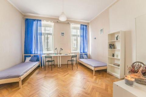 Oddzielny i duży pokój dwuosobowy / DOUBLE ROOM in cool apartment