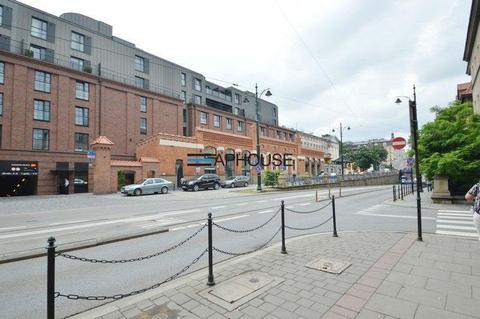 DO WYNAJMU MIEJSCE POSTOJOWE W APARTAMENTOWCU BROWAR LUBICZ W GARAŻU PODZIEMNYM O POWIERZCHNI 12 M2