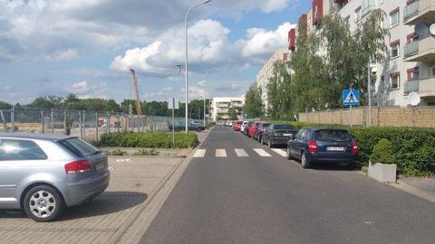 ZABEZPIECZONE MIEJSCE PARKINGOWE - OSIEDLE MARINA MOKOTÓW - ULICA WYGLĘDOWSKA