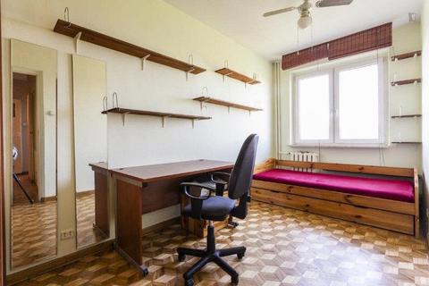 Comfortable separate room for rent 4 min. to METRO Wilanowska