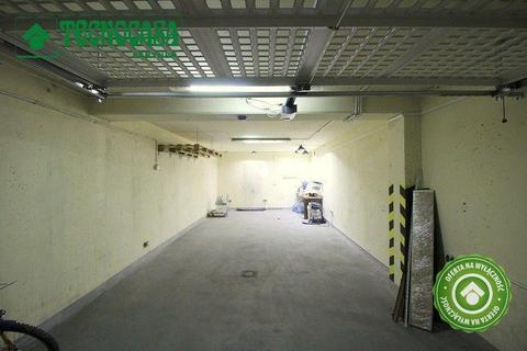 oddzielny zamykany garaż pod budynkiem, Grota Roweckiego, Ruczaj