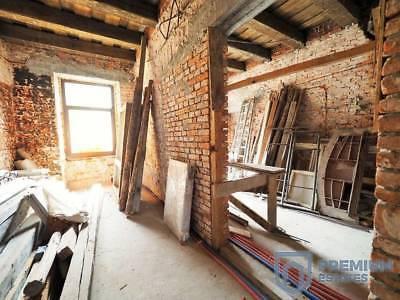 Witryna, obok Rynku, dwupoziomowy lokal usługowy