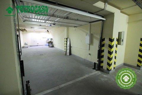 oddzielny zamykany garaż pod budynkiem, Grota Roweckiego, Ruczaj