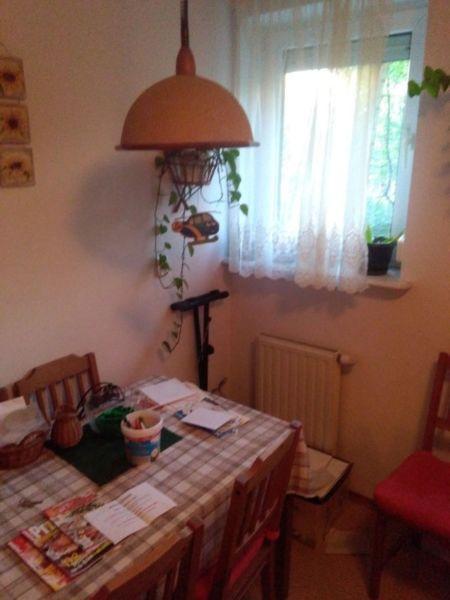 Pokój z jasną kuchnią i balkonem blisko Akademii Frycza Modrzewskiego